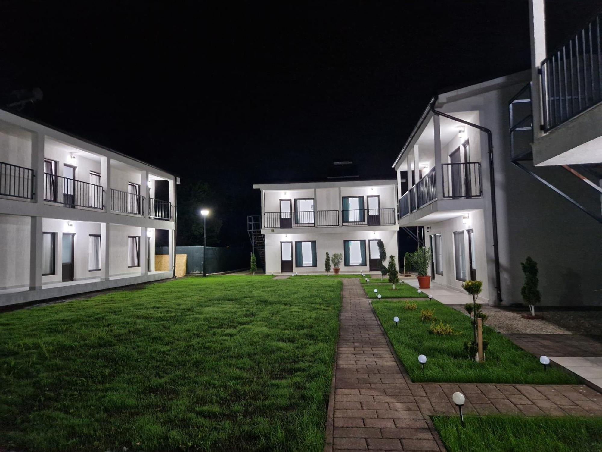מלון Două Mai Complex Turistic N&S מראה חיצוני תמונה
