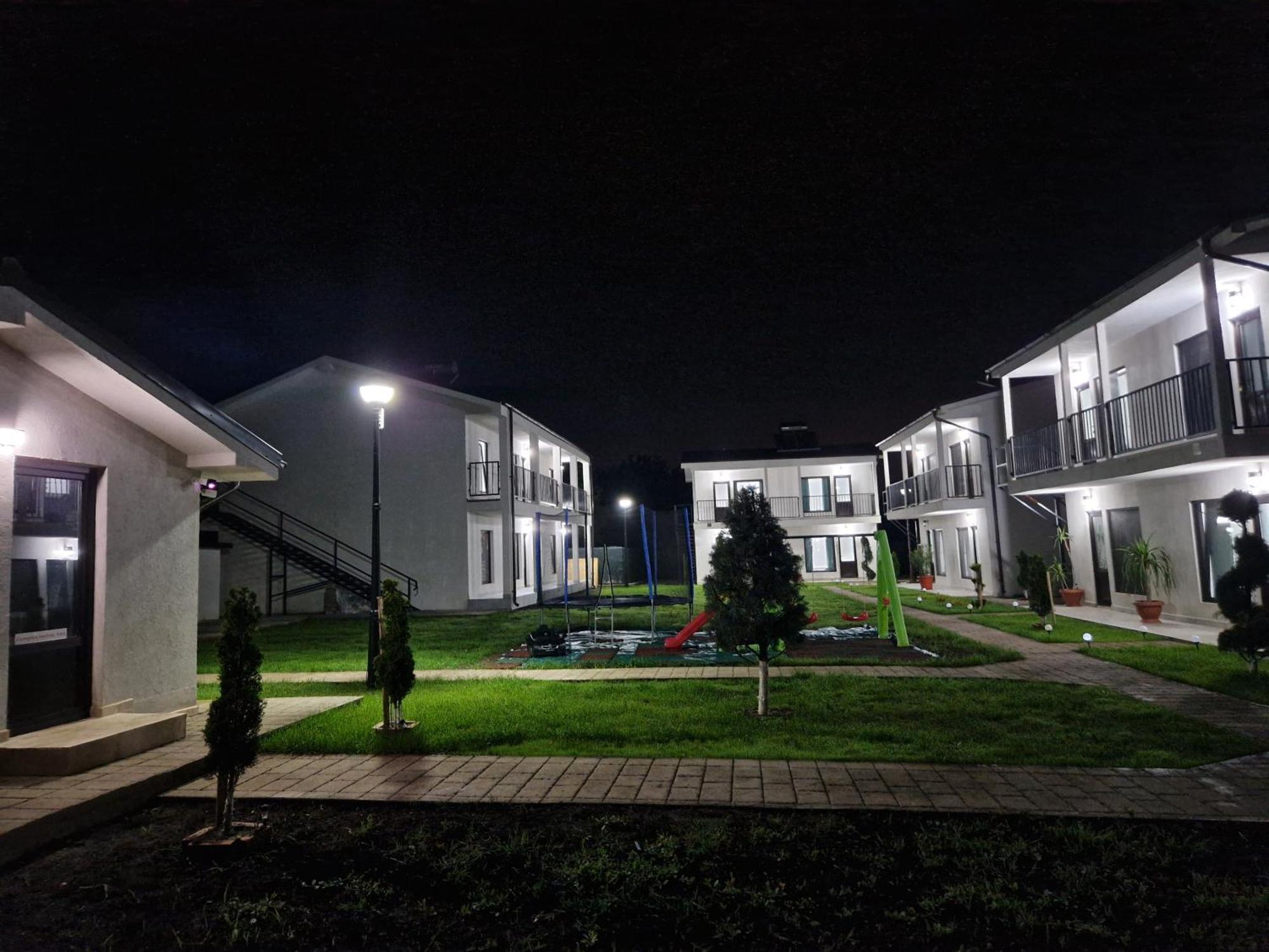 מלון Două Mai Complex Turistic N&S מראה חיצוני תמונה