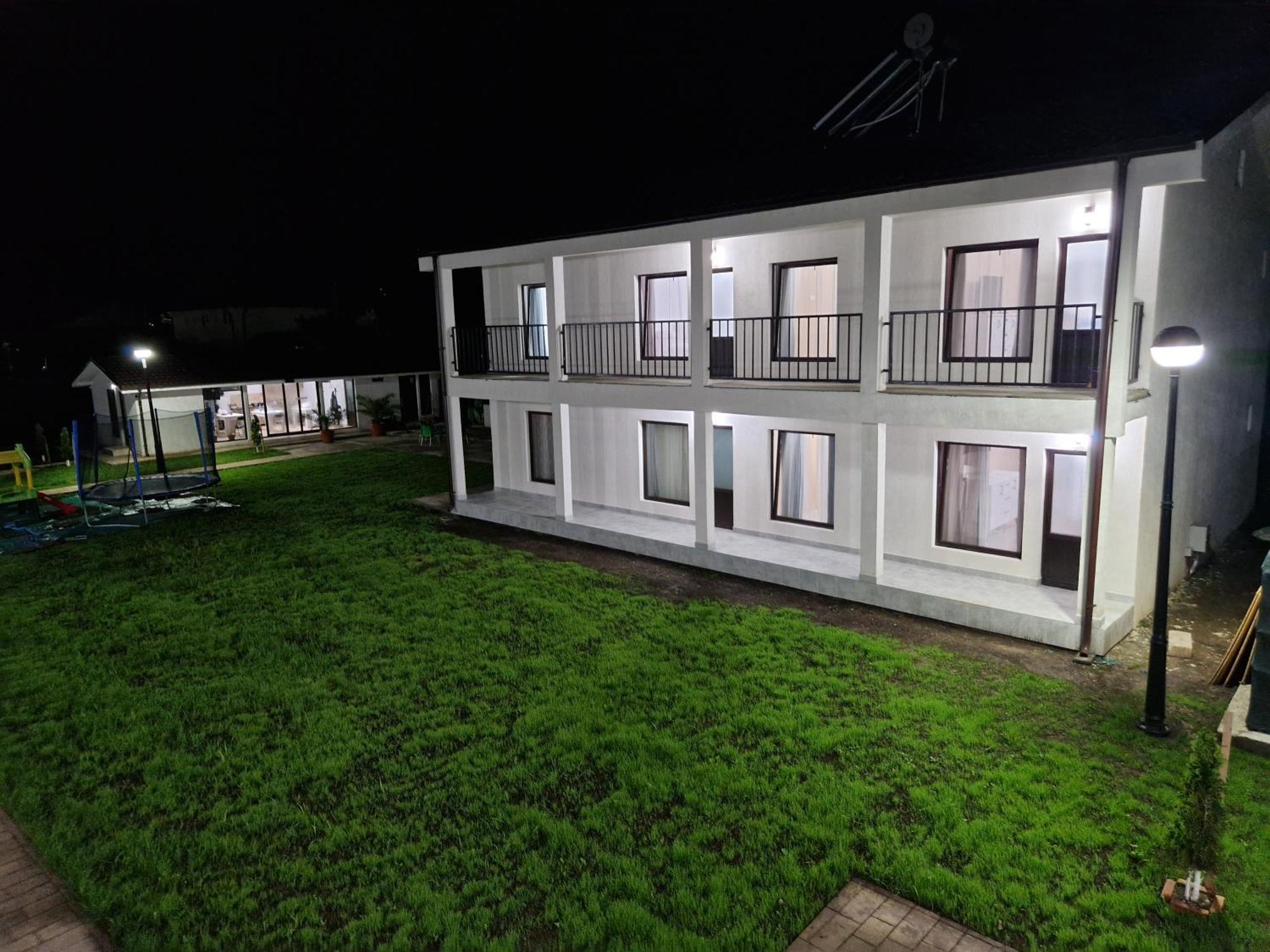 מלון Două Mai Complex Turistic N&S מראה חיצוני תמונה