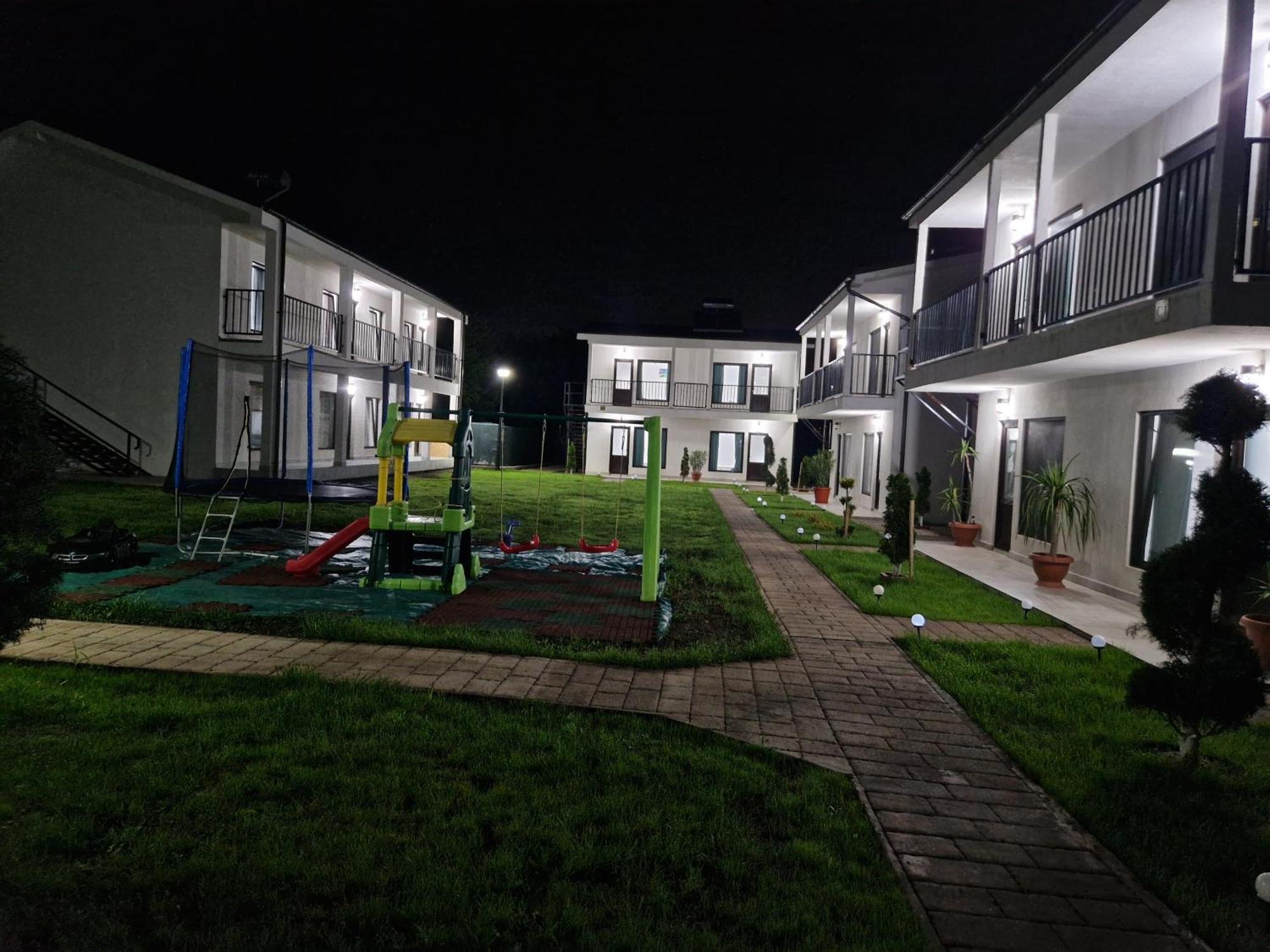 מלון Două Mai Complex Turistic N&S מראה חיצוני תמונה