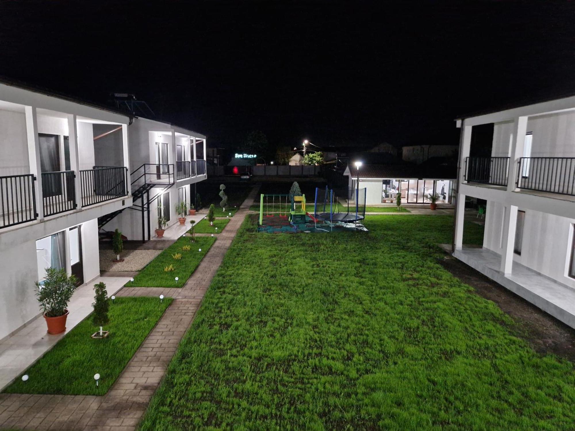 מלון Două Mai Complex Turistic N&S מראה חיצוני תמונה
