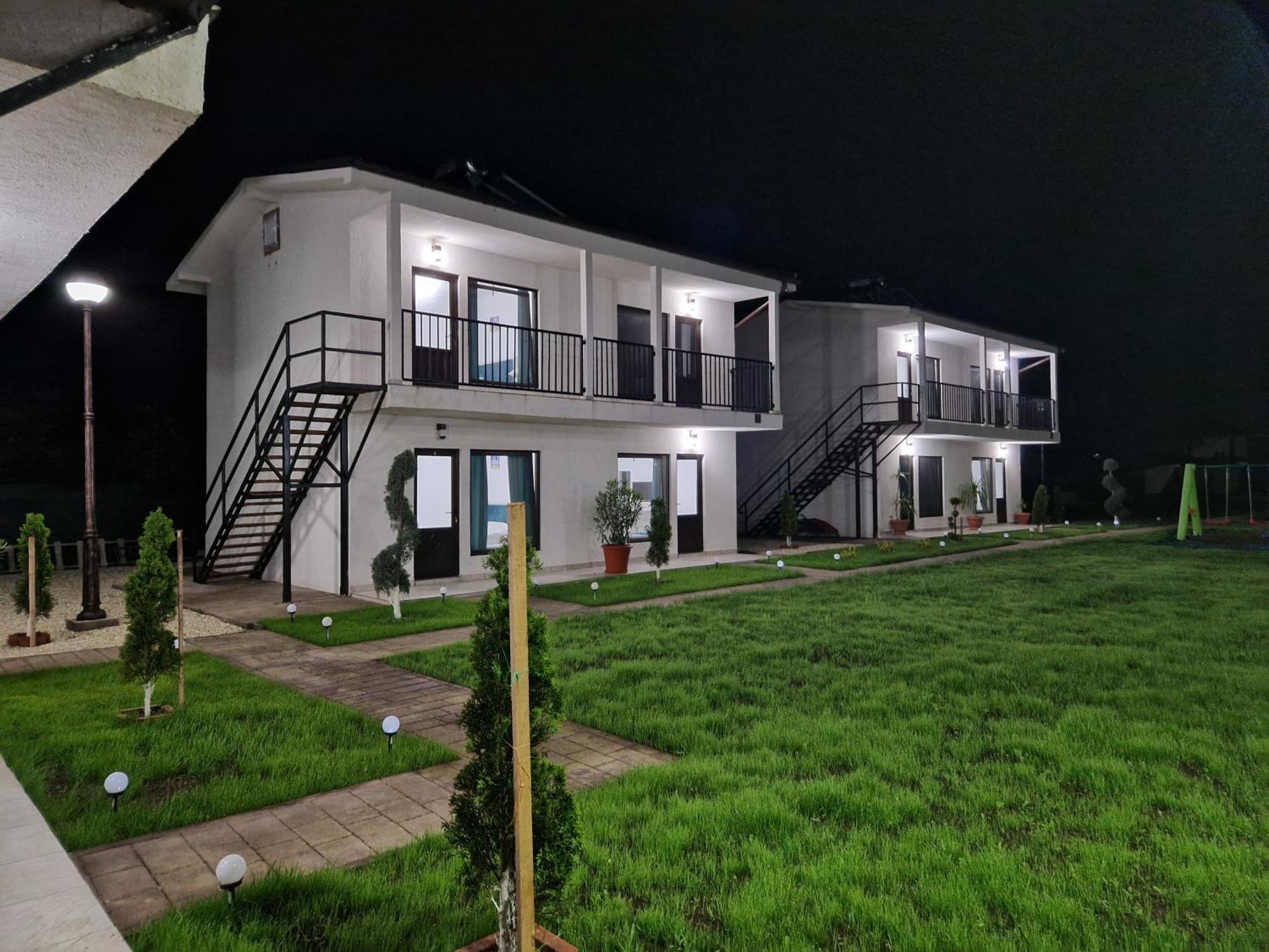 מלון Două Mai Complex Turistic N&S מראה חיצוני תמונה